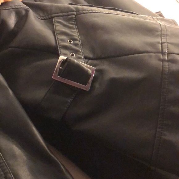 faux leather jacket - Picture 2 of 4